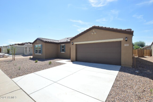 Building Photo - 1523 E Desert Breeze Dr