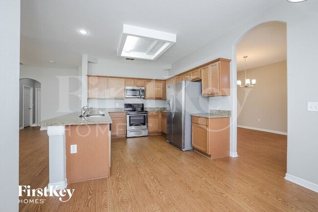 Building Photo - 1660 The Oaks Blvd