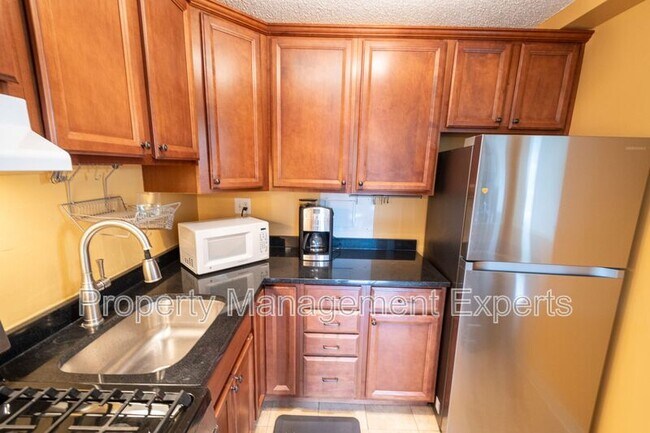 Building Photo - 1225 Martha Custis Dr