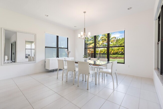 Building Photo - 8131 Laurel Falls Dr