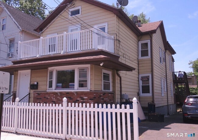 Building Photo - 16 Vine St