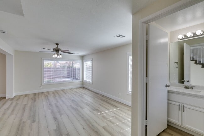 Building Photo - WHITNEY RANCH FRESHLY UPDATED 4 BEDROOM HOME WITH LARGE BACKYARD