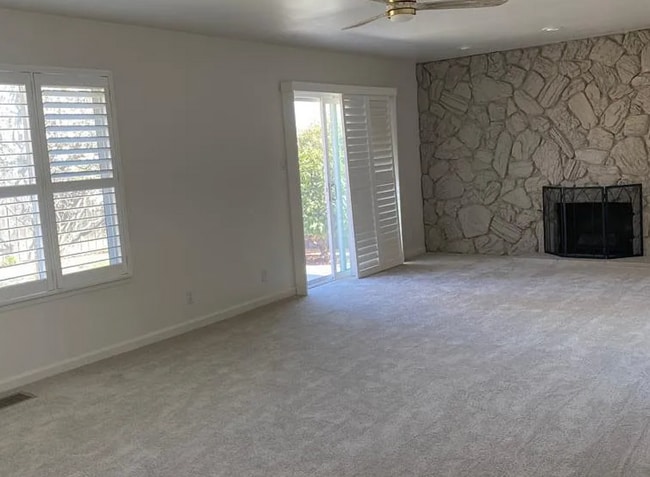 Building Photo - AMAZING 4/2 (Power Inn/Florin) Home!  Plea...