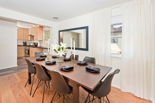 Building Photo - 1 Saddlewood Ct