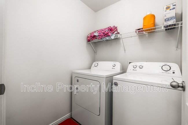 Building Photo - 7623 Yellowwood Ln