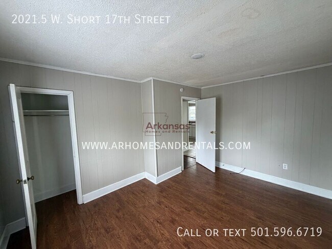Building Photo - 2021.5 W Short 17th St