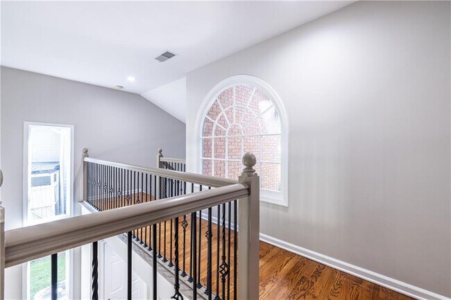 Building Photo - 2690 Camden Glen Ct