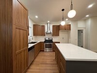 Building Photo - Poplar