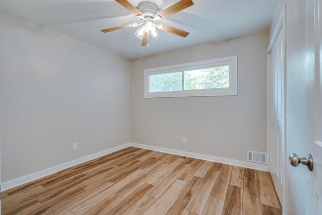 Building Photo - 1334 Miller Ave