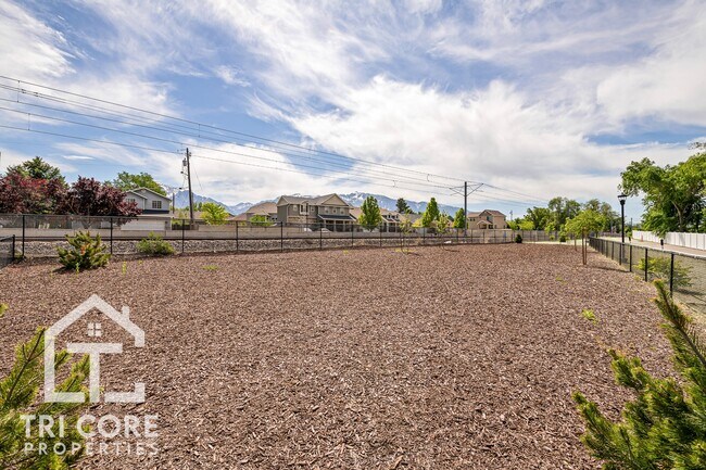 Building Photo - ?? 1 MONTH FREE + FREE PET RENT | Spacious 2BR Townhome w/ 2-Car Garage + Smart Home Features