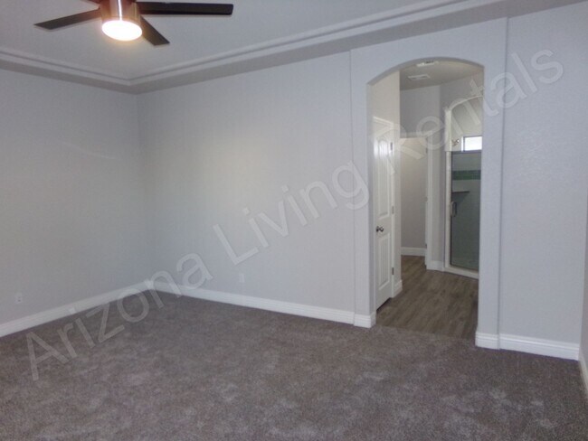 Building Photo - GORGEOUS 3 BEDROOM 2 BATHROOM HOME