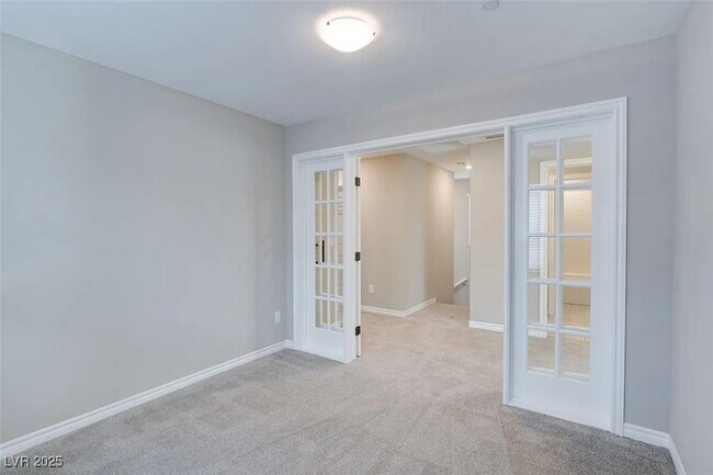 Building Photo - 932 Lotus Falls St