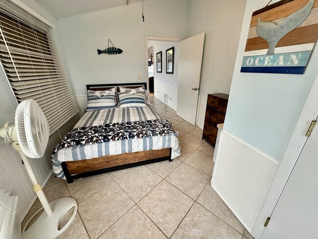 Building Photo - 10751 S Ocean Dr