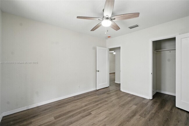 Building Photo - 2545 SW 27th Ln