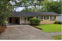 Building Photo - 406 Fairbanks Dr
