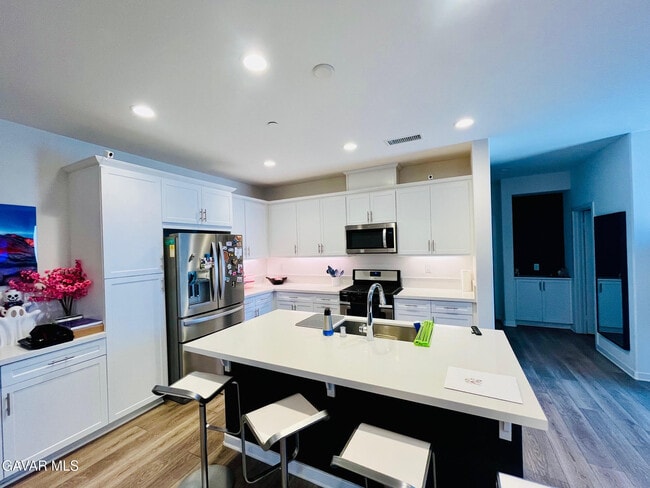 Building Photo - 28747 Jardineras Dr