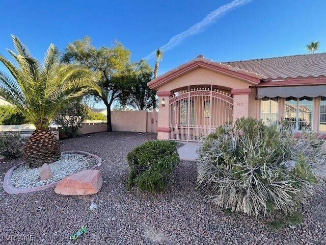 Building Photo - 9011 W Viking Rd