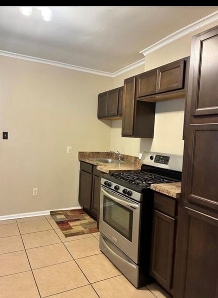 Building Photo - 2507 Jonquil St