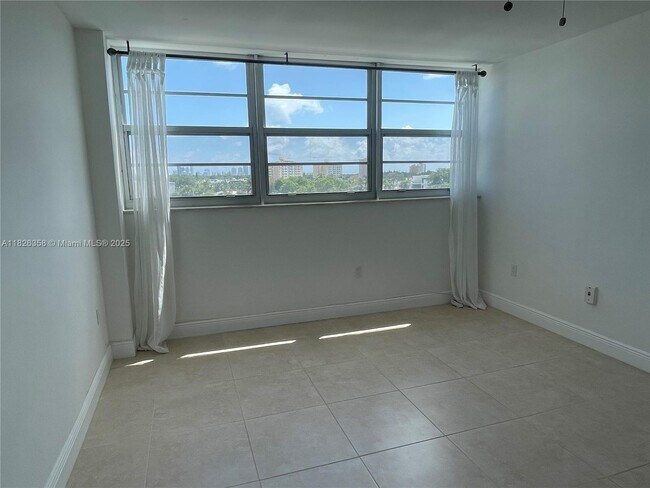 Building Photo - 13155 Ixora Ct
