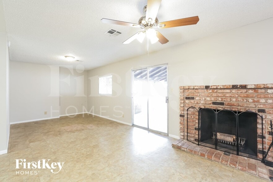 Building Photo - 708 Purcell Dr