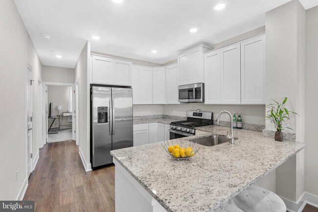 Building Photo - 204B Dock St