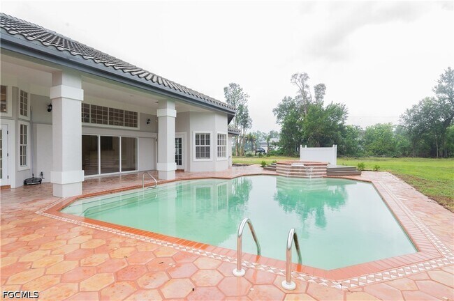 Building Photo - 15200 Sweetwater Ct