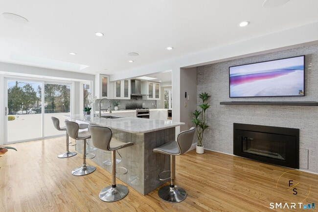 Building Photo - 508 Highland St