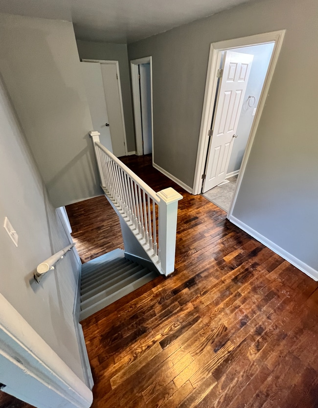 Building Photo - 326 Murrell St