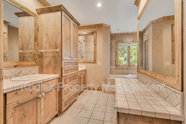 Building Photo - 3608 E Crest Mount Cir
