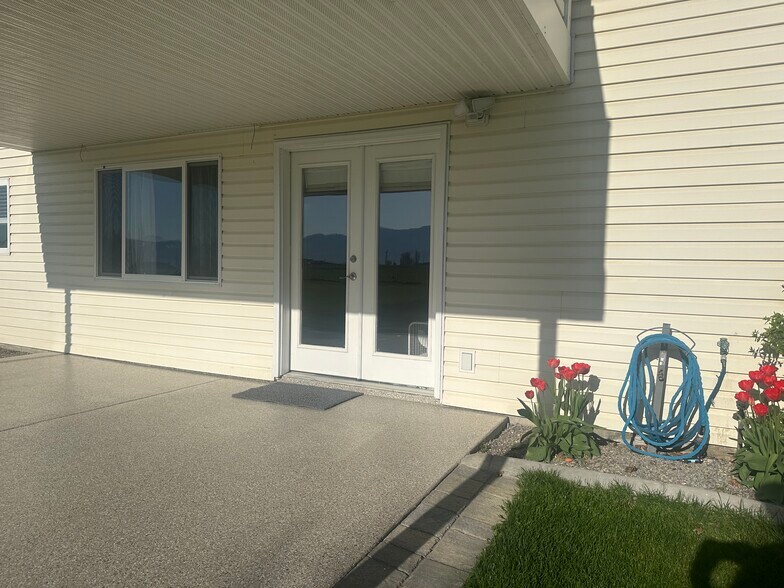 Apartment entrance at back of home - 80 S Center St