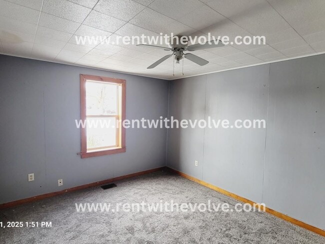 Building Photo - 337 S Indiana St