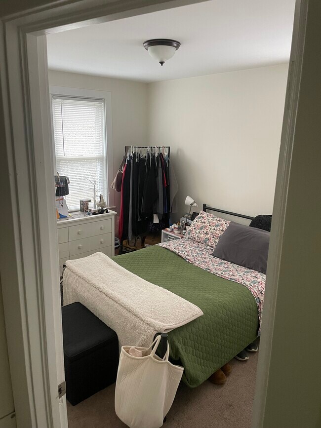 Building Photo - 108 Hasbrook Ave