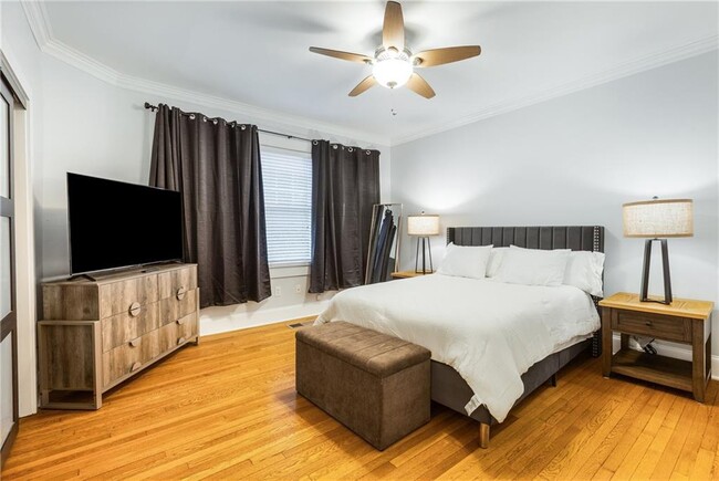 Building Photo - 71 17th St NE