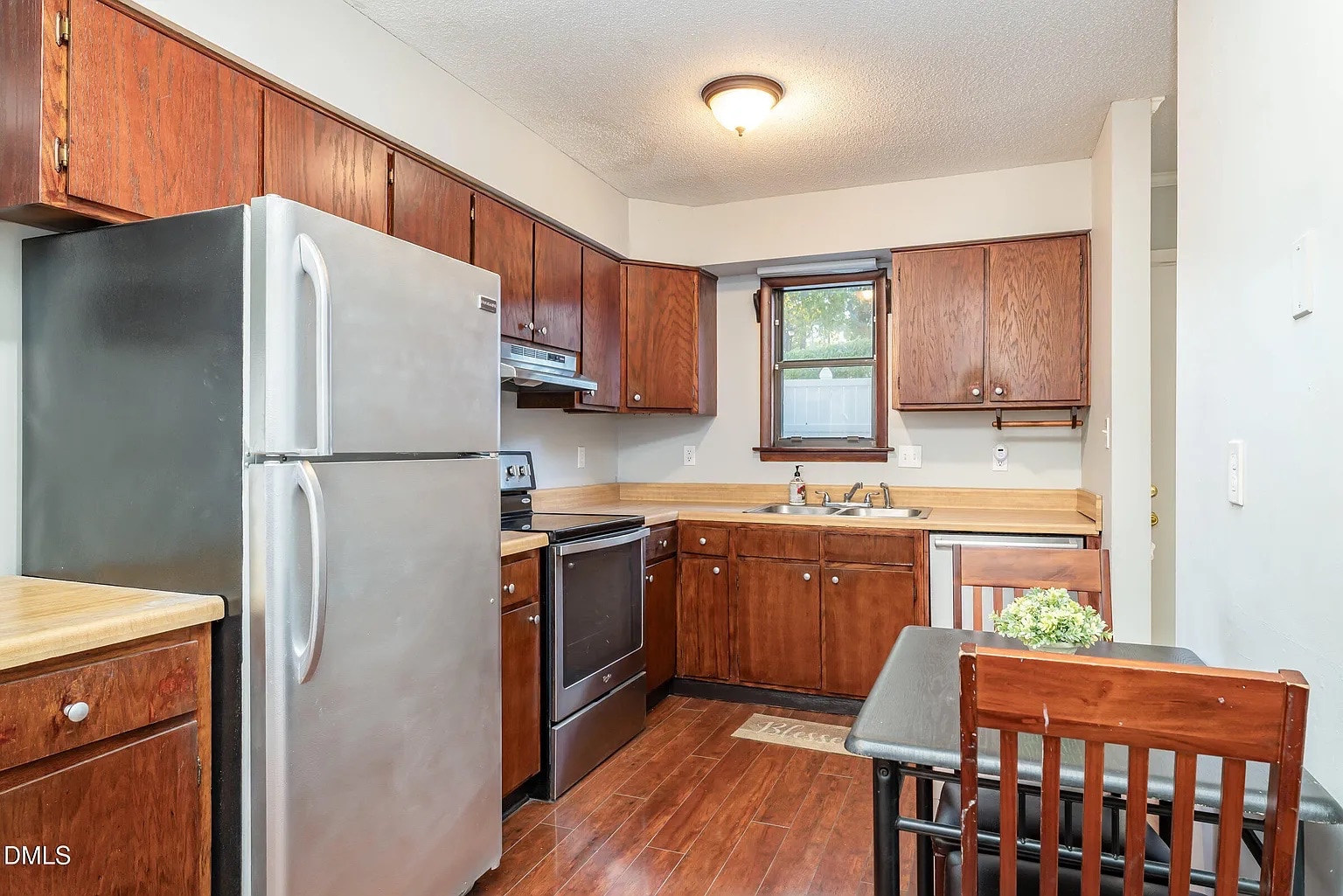 Building Photo - Room in Townhome on Sandy Creek Dr