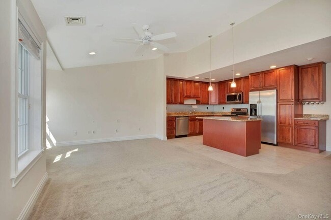 Building Photo - 34 Della Dr