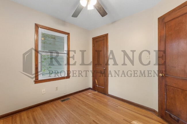 Building Photo - 1912 N Hood St