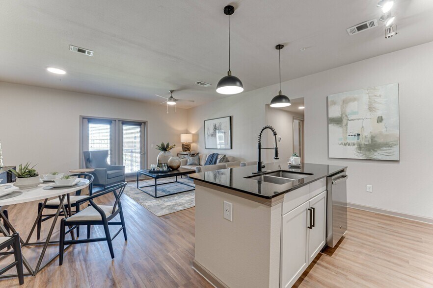 Building Photo - Vine + Vail Townhomes and Apartments