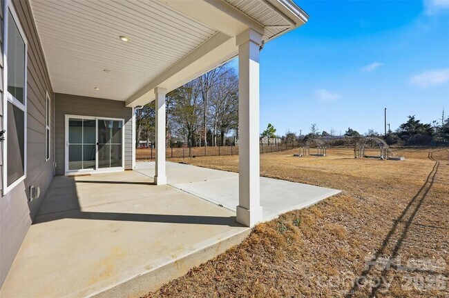 Building Photo - 6425 Cumberland Dr