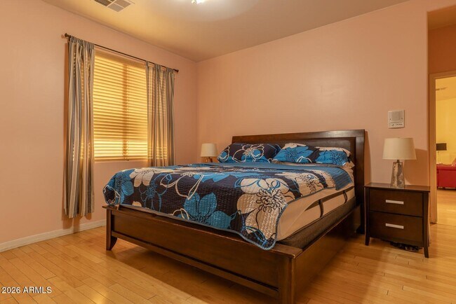 Building Photo - 18425 N 14th St