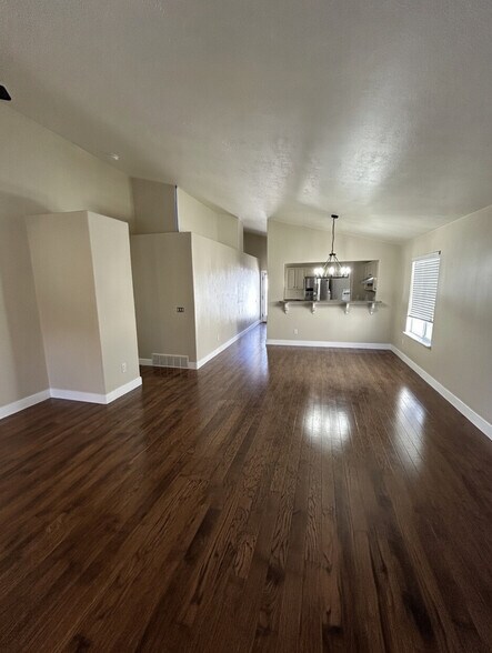 Building Photo - 10658 S Poplar Grv Dr