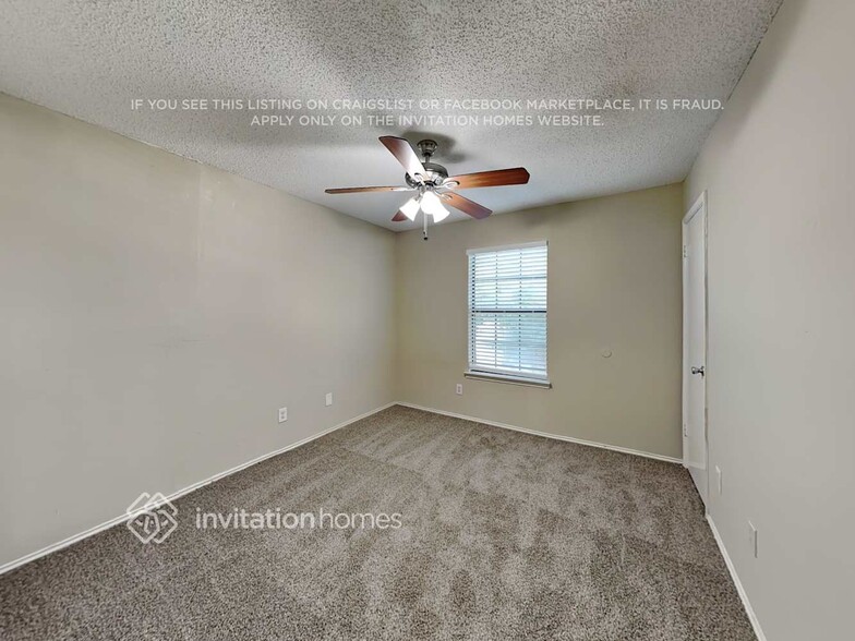 Building Photo - 4317 Saugus Dr