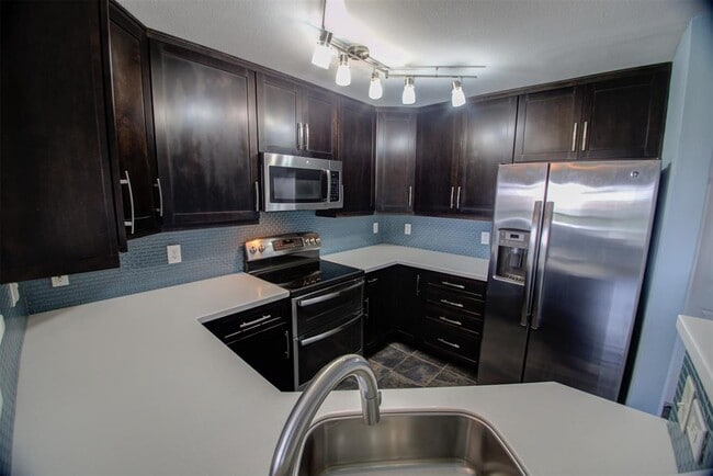 Building Photo - 2320 Gracy Farms Ln