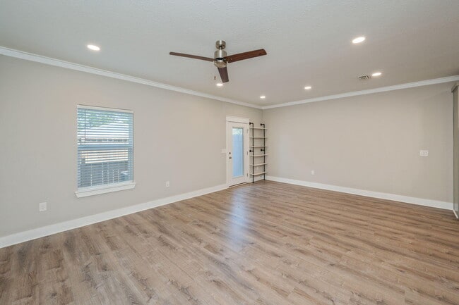 Building Photo - 3 Praiseworthy Dr