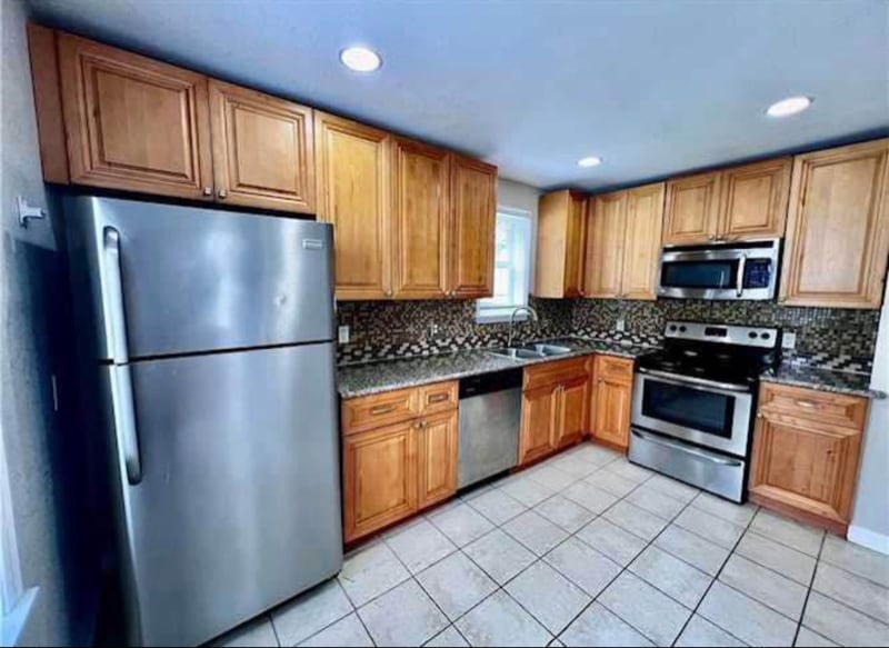 Building Photo - 306 E Leicester Ave