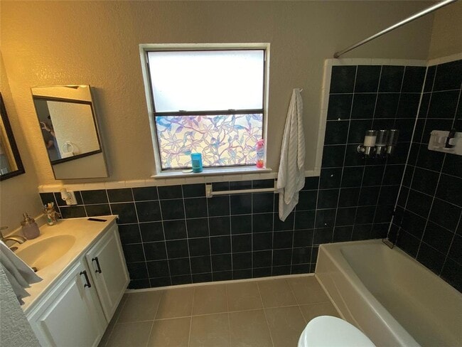 Building Photo - 407 Alta Vista Dr