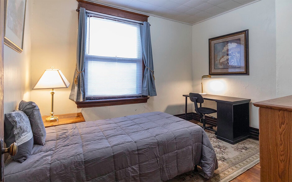 Bedroom Furnished - 2360 Chickasaw St