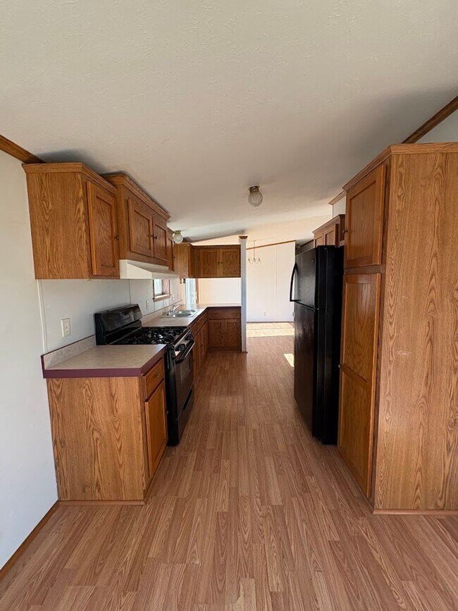 Building Photo - Three bedroom two bathroom home for rent