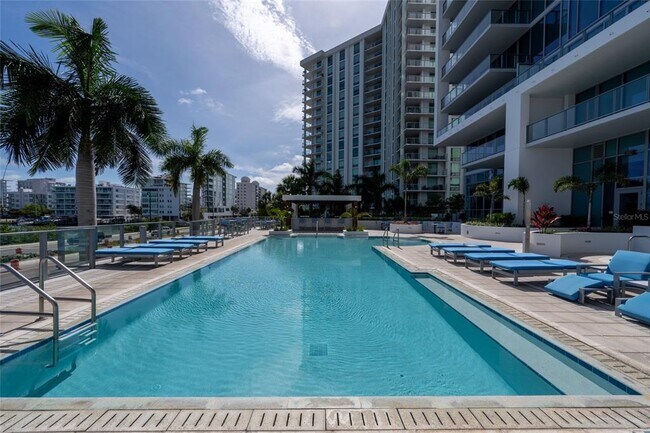 Building Photo - 1155 N Gulfstream Ave