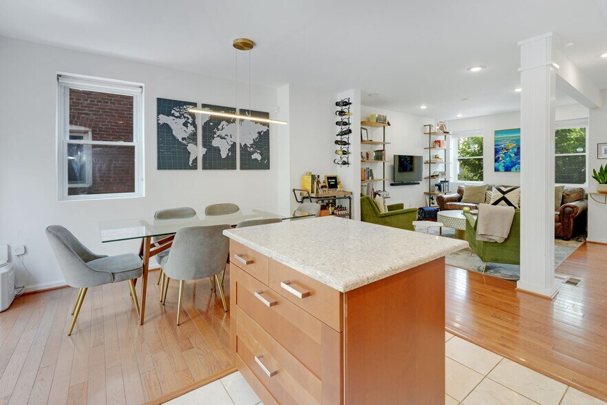 Building Photo - 520 Lamont St NW