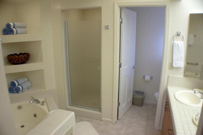 Building Photo - 6302 E Camelback Rd